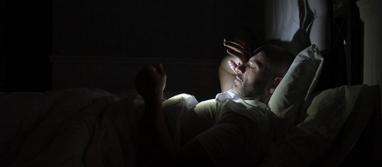 Can sleep deprivation kill - is it really worth going to bed later?